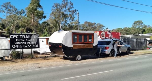 Maxi Vintage Food Trailer H - Image 4