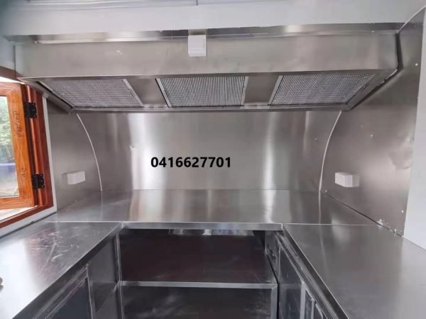 Maxi Vintage Food Trailer H - Image 2