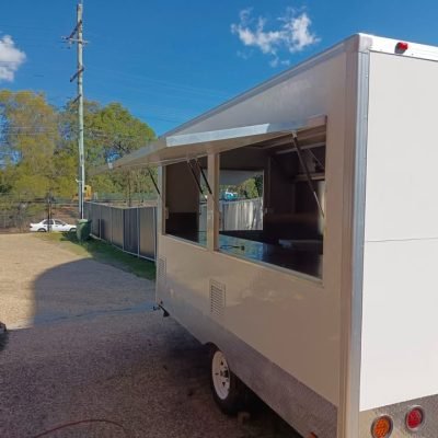 Maxi Retro Food Trailer 1